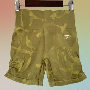 Savanna | Griffin Green Adapt Camo Seamless Shorts | Gymshark